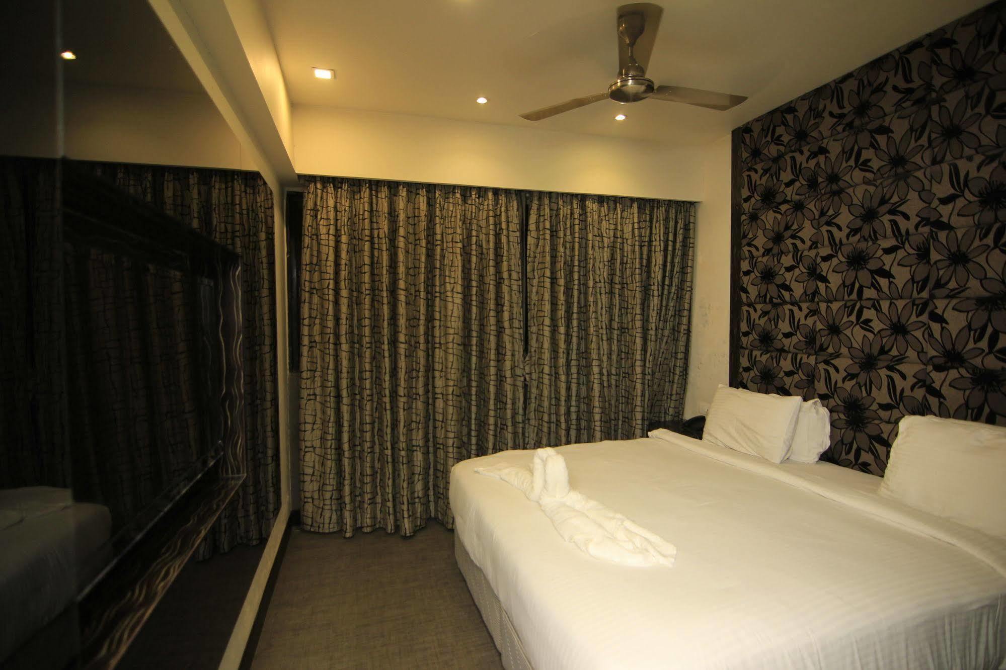 Kumar Resort Lonavala Esterno foto