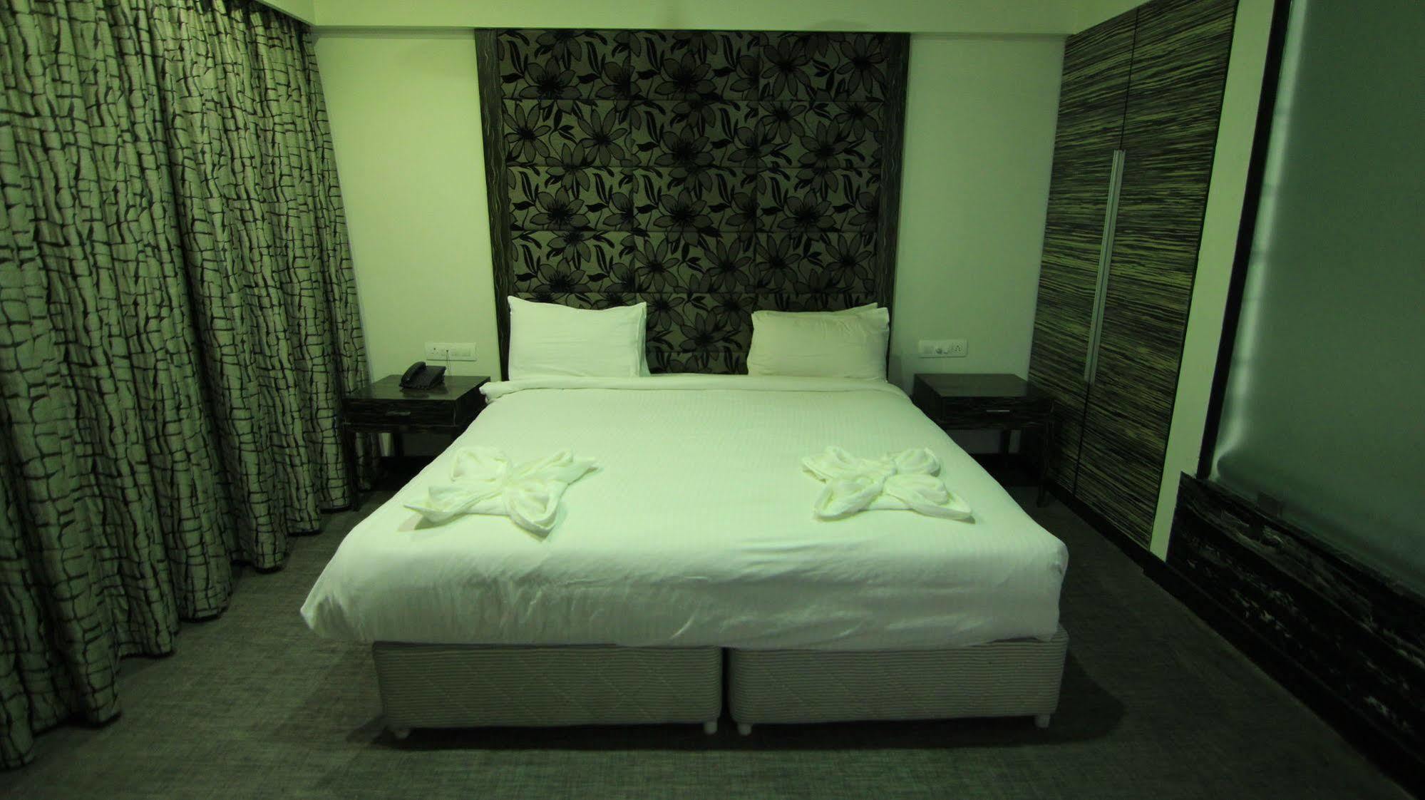 Kumar Resort Lonavala Esterno foto